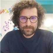 Prof de guitare à Nancy tout niveaux. Je suis un guitariste confirmé. Folk ou électrique. Je serai m adapter à votre niveau. Le tout dans une chouette ambiance